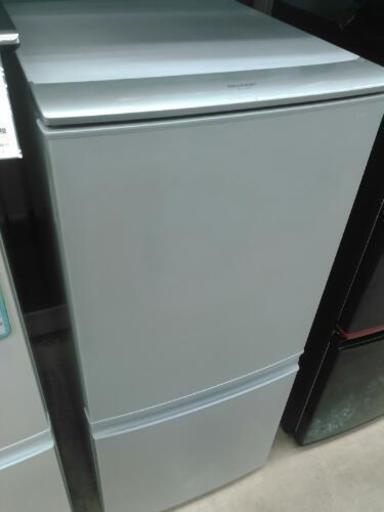 ＳＨＡＲＰ　137Ｌ冷蔵庫　ＳＪ-14Ｔ　（2011）