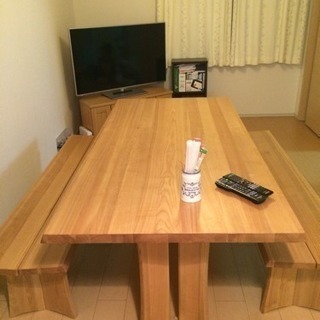 ダイニングテーブル