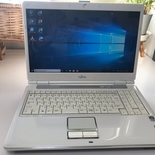 お取引中 FUJITSU ノートパソコン Windows10