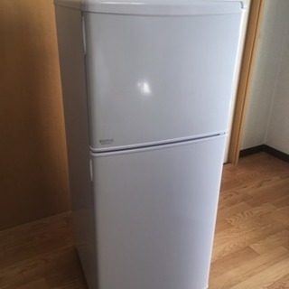【安売り】一人暮らし用冷蔵庫、120Lの画像