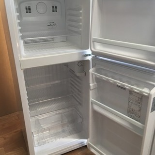 【安売り】一人暮らし用冷蔵庫、120Lの画像