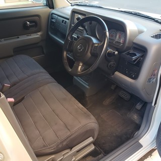 日産キューブ15Ｍプレミアムインテリア　車検33年3月　走行75000キロ　社外ＨＤＤナビ＆ＥＴＣ　１オーナー　スエード調シートの画像