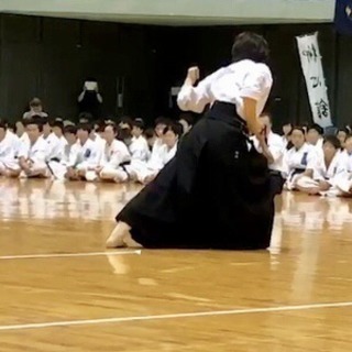 春休み空手体験会！赤土小体育館！の画像