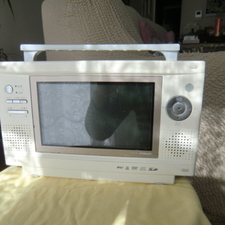 ツインバード防水ポータブルDVDプレイヤー（DVD,CD,SD,...