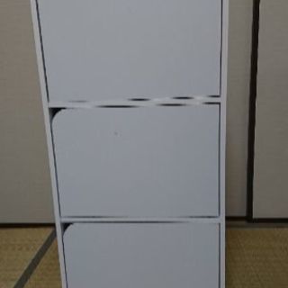 ニトリ扉付きカラーボックス 