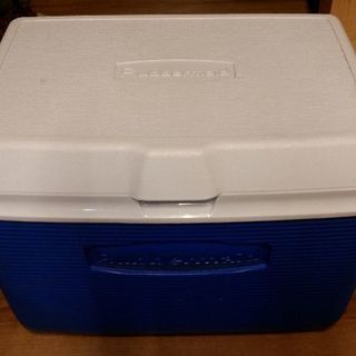 Rubbermaid クーラーボックス