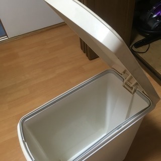 ゴミ箱 〜 足踏み式〜