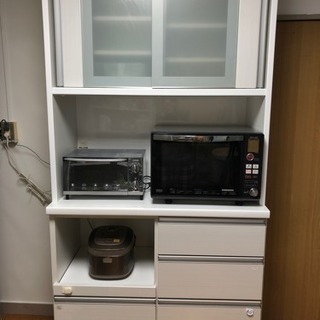 食器棚コンセント3つ付き