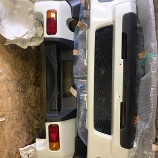 値下げジムニーシエラ新車外し前後バンパーの画像