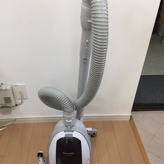 パナソニック掃除機　E106