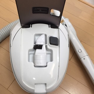 パナソニック掃除機　E106の画像