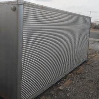 【雨漏りあり】横スライドドア式コンテナ カギ付き 棚付き 仕切り部屋あり 長さ約440cm                の画像