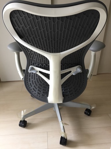 ハーマンミラーMirra 2チェア　ダークグレー　使用頻度僅か