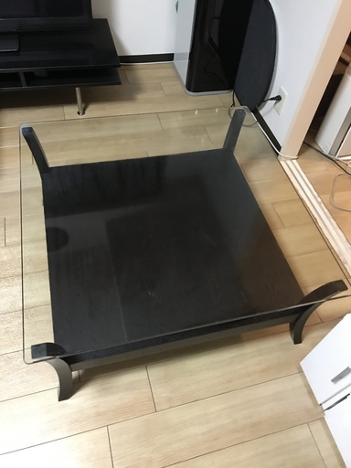 ガラスとウッドの大型テーブル