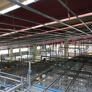 ・軽鉄、ボード貼り内装工・見習い工募集！経験者優遇、未経験者も大歓迎！の画像