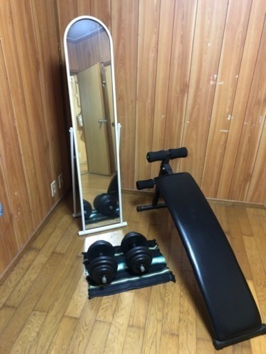 姿見  腹筋ベンチ ダンベル10㎏×2