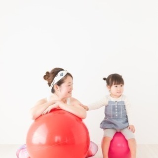 バランスボールエクササイズの画像