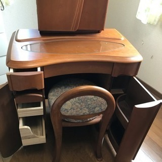婚礼家具 ドレッサー 椅子付きの画像