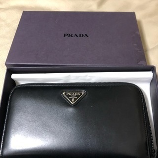 美品！プラダ  ラウンドファスナー  財布