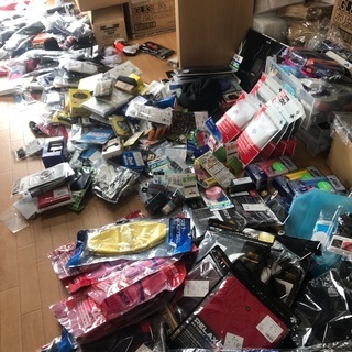 [急募][室内軽作業]商品の仕分け・梱包・シール張り作業の画像