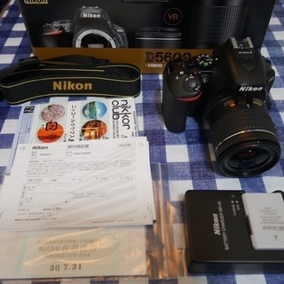 （（極美品））豪華オプション付！ Nikon D5600 ニコン ダブルズームキット デジタル一眼レフカメラ