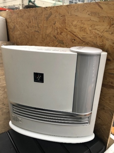 【受付中】2014年製 SHARP 加湿機付き セラミックファンヒーター HX-C120-W ホワイト プラズマクラスター搭載 まとめ購入送料無料