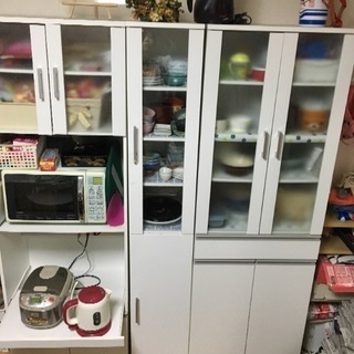 ニトリ食器棚三点の画像