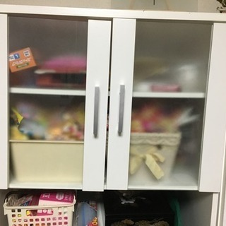 ニトリ食器棚三点の画像