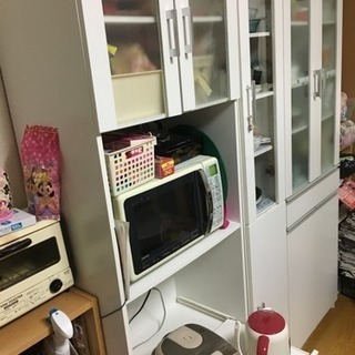 ニトリ食器棚三点の画像