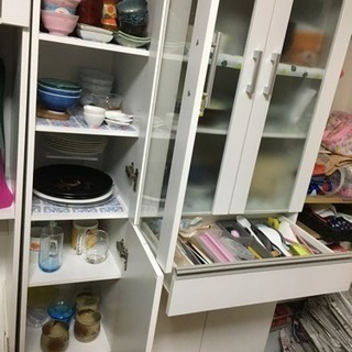 ニトリ食器棚三点の画像