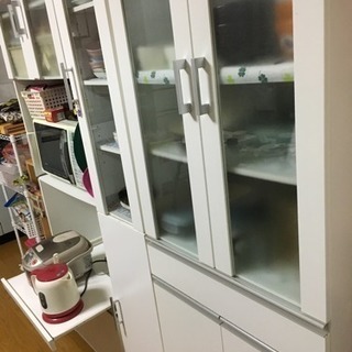 ニトリ食器棚三点の画像