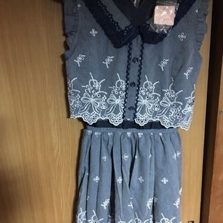 訳あり新品タグ付きリズリサ刺繍入りワンピース
