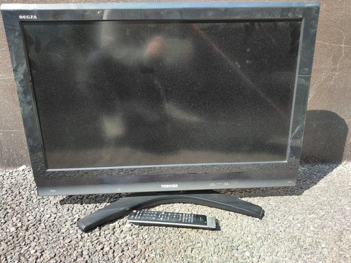 BUQ05直接引き取り限定!!TOSHIBAの32インチ液晶テレビです！！