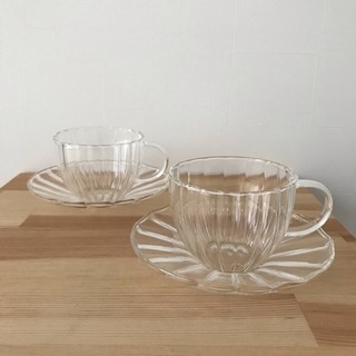 ★新品★ ガラス製 素敵なカップ＆ソーサー ペアセット 食器 軽...