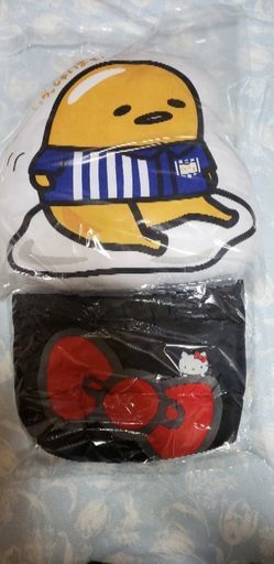 ぐでたまクッションとハローキティふんわりリボントート