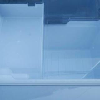 値下げ　三菱　冷凍冷蔵庫　MR-C34ES-AS　2011年製　335L　3ドア　MITSUBISHI　エコライフ　冷蔵庫と洗濯機同時購入で配送料無料（階段がある場合は別途見積もり）の画像