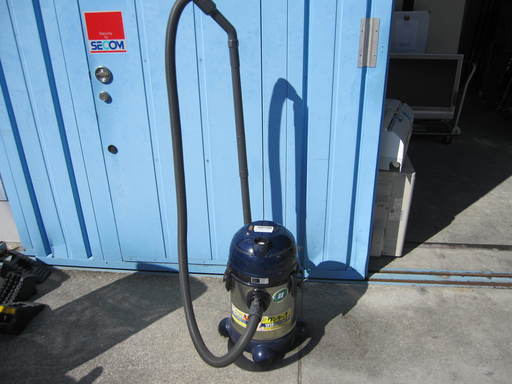 乾湿両用型掃除機　CE-5017　バキュームクリーナー