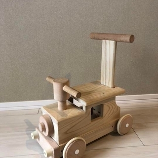MOCCOの森 森の汽車ポッポ 汽車 手押し 乗用玩具 平和工業...