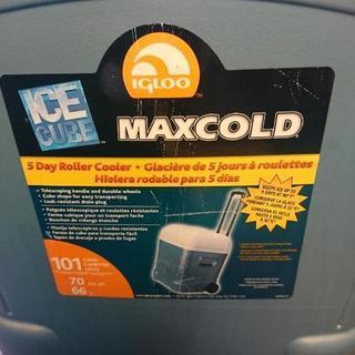 igloo
イグルーキャリー付きクーラーボックス！コストコで購入の画像