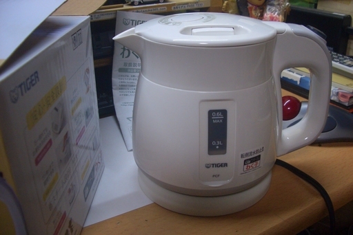 タイガー　電気ケトル　　わく子　０．６L　　新品未使用　　新生活応援