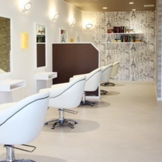 正社員 アシ162000円〜スタ230000円〜の画像