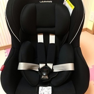 新生児から使えるコンパクトなチャイルドシートの画像