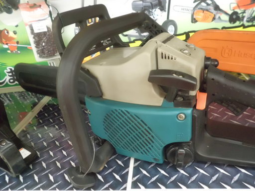 マキタ　エンジンチェーンソー　MDE400【引取限定　戸畑店】