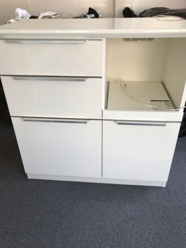 食器棚  早い者勝ち！！