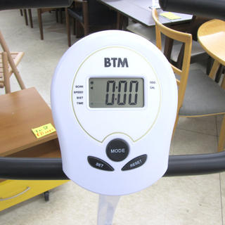 BTM エアロバイク フィットネスバイク スピンバイク 折り畳み式 デジタルメーター付の画像