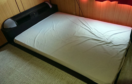 値下げ◆ダブルベッド ライト 引出し 宮付き ☆ マットレス付き フロアベッド◆