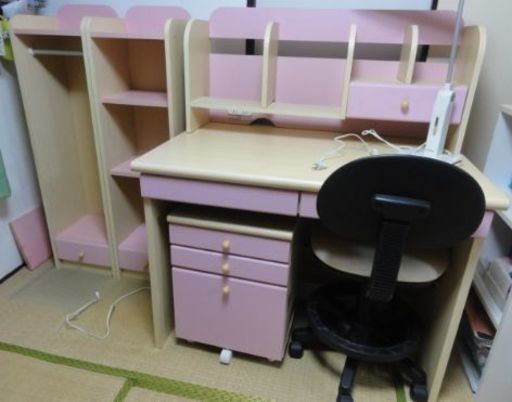 （お取引中）学習机セット〜キックボードとそりオマケ〜