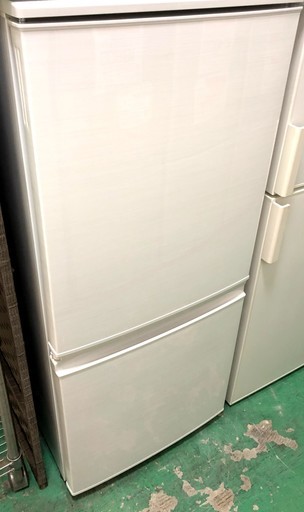 【送料無料・設置無料サービス有り】冷蔵庫 2017年製 SHARP\tSJ-D14C-W 中古