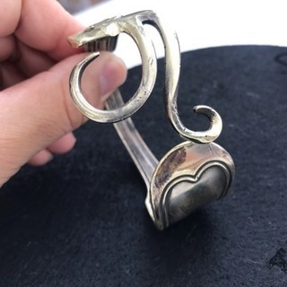 フォークのブレスレットの画像