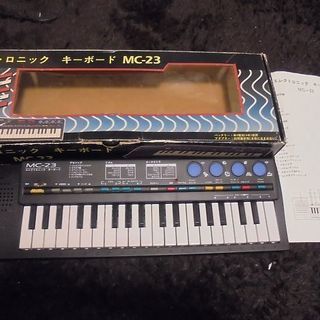エレクトロニック　キーボード